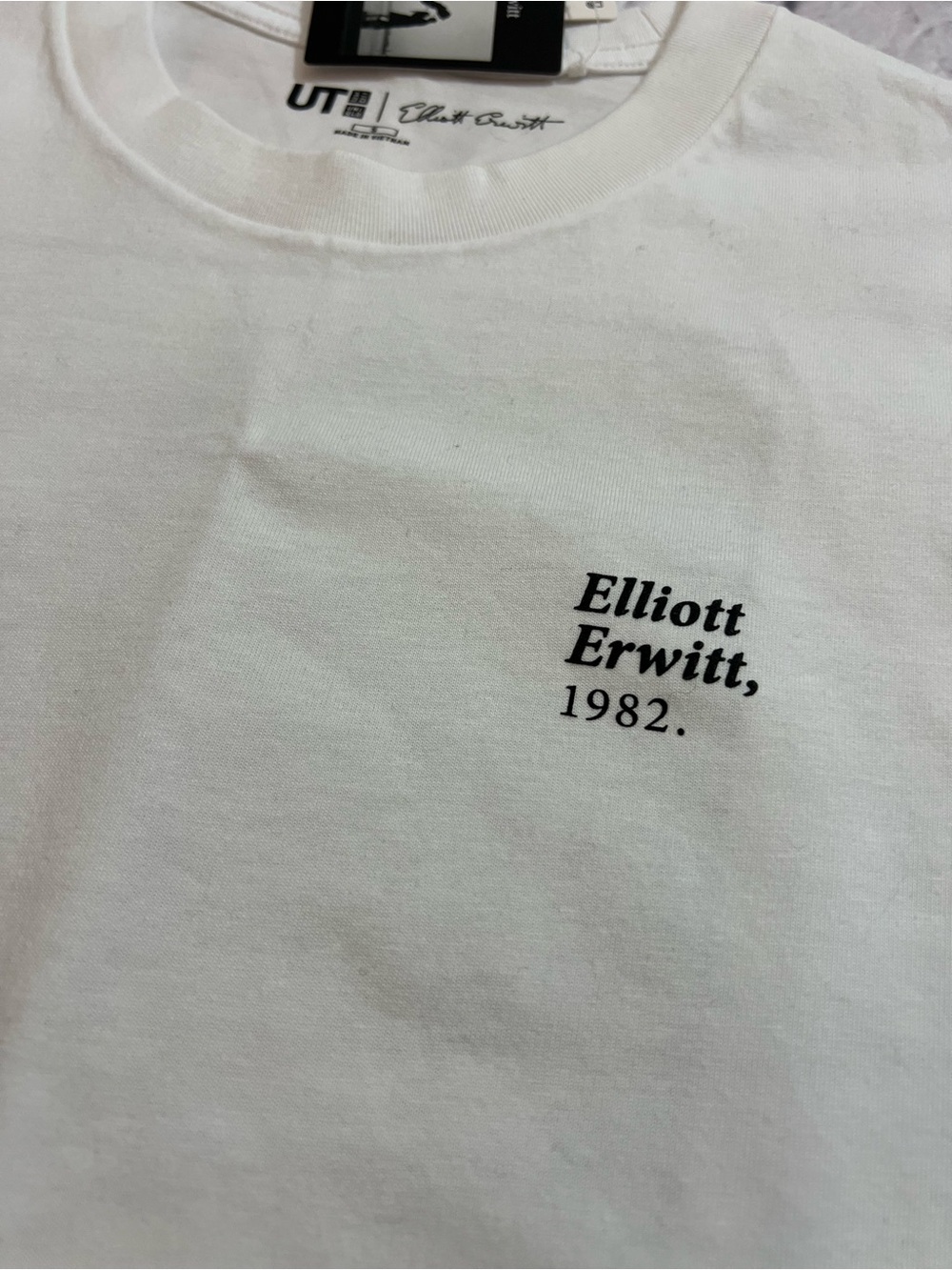 NWT Elliott Erwitt and Yu Nagaba Graphic Crew Neck T-Shirts - White and Cream - Picture 4 of 10